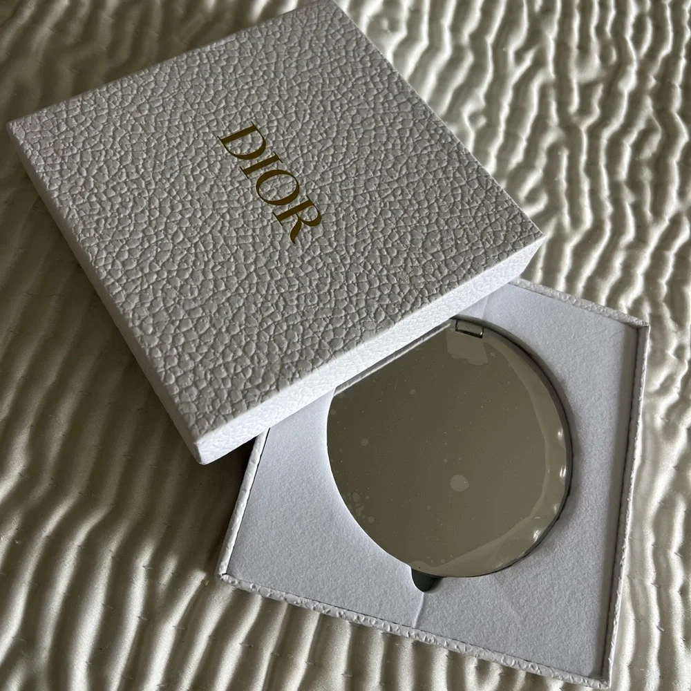 NEW Dior Beauty Pink and White Toile Compact Mirror with gift Box - Picture 6 of 10